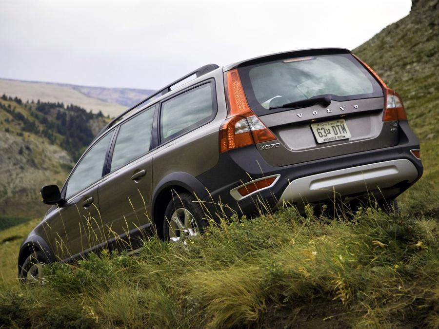  Volvo XC70 2007 года  (US) (фото 11 из 16)